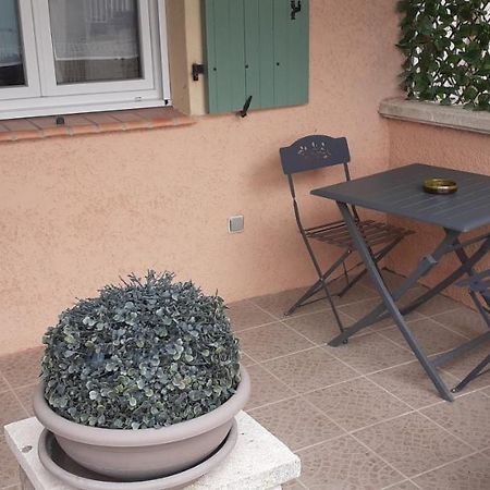 Maisonnette Au Pied De La Garrigue Villa Bernis Ngoại thất bức ảnh