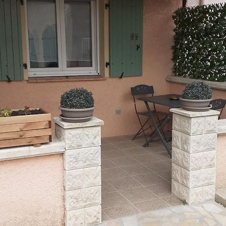 Maisonnette Au Pied De La Garrigue Villa Bernis Ngoại thất bức ảnh