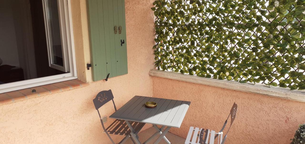 Maisonnette Au Pied De La Garrigue Villa Bernis Ngoại thất bức ảnh
