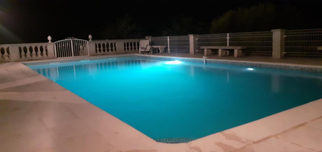 Maisonnette Au Pied De La Garrigue Villa Bernis Ngoại thất bức ảnh